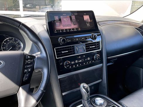 Used 2024 INFINITI QX80 Luxe AWD/4WD image 6
