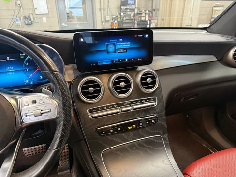 Used 2020 Mercedes-Benz GLC 300 4MATIC Coupe image 12