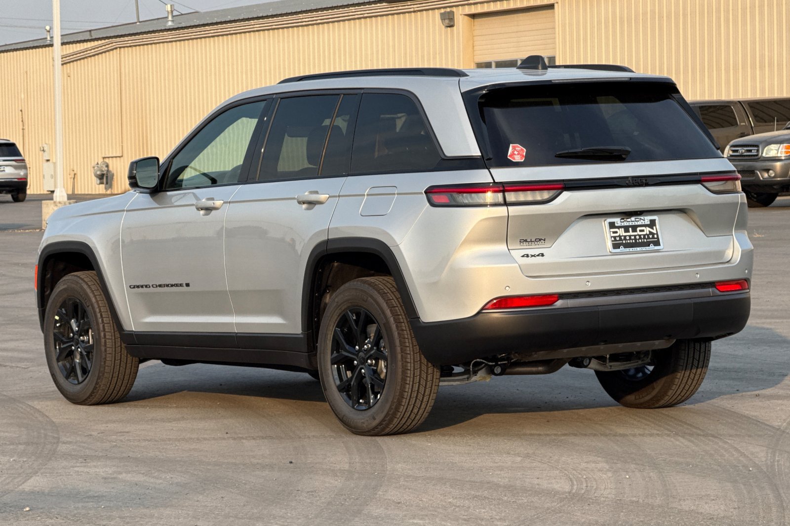 New 2026 Jeep Grand Cherokee Altitude AWD/4WD image 4