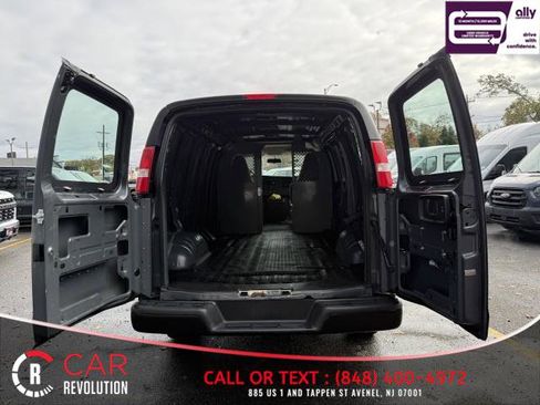 Used 2017 Chevrolet Express 2500 image 6