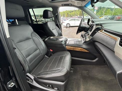 Used 2015 GMC Yukon XL Denali w/ Premium Package AWD/4WD image 32