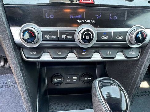 Used 2020 Hyundai Elantra SE w/ Cargo Package (C1) FWD image 16