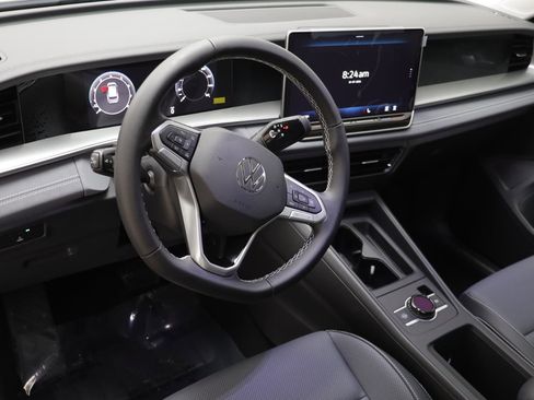 New 2026 Volkswagen Tiguan SE image 6