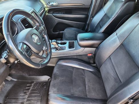 Used 2018 Jeep Grand Cherokee Altitude image 16