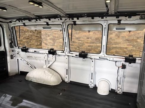 Used 2016 GMC Savana 2500 RWD image 28