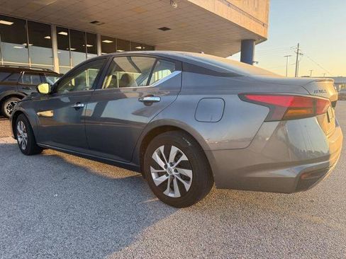 Used 2025 Nissan Altima 2.5 S FWD image 4
