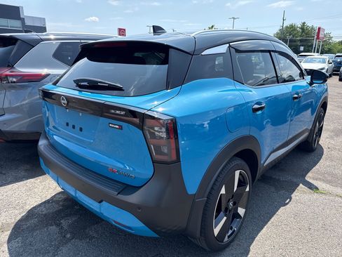 Used 2025 Nissan Kicks SR AWD/4WD image 4