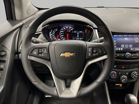 Used 2021 Chevrolet Trax LT w/ Premium Seat Package image 14