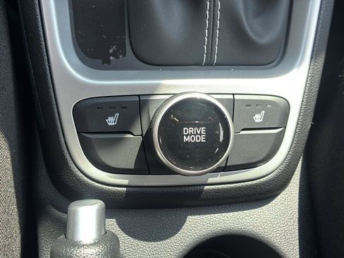 Used 2026 Hyundai Venue SEL FWD image 34