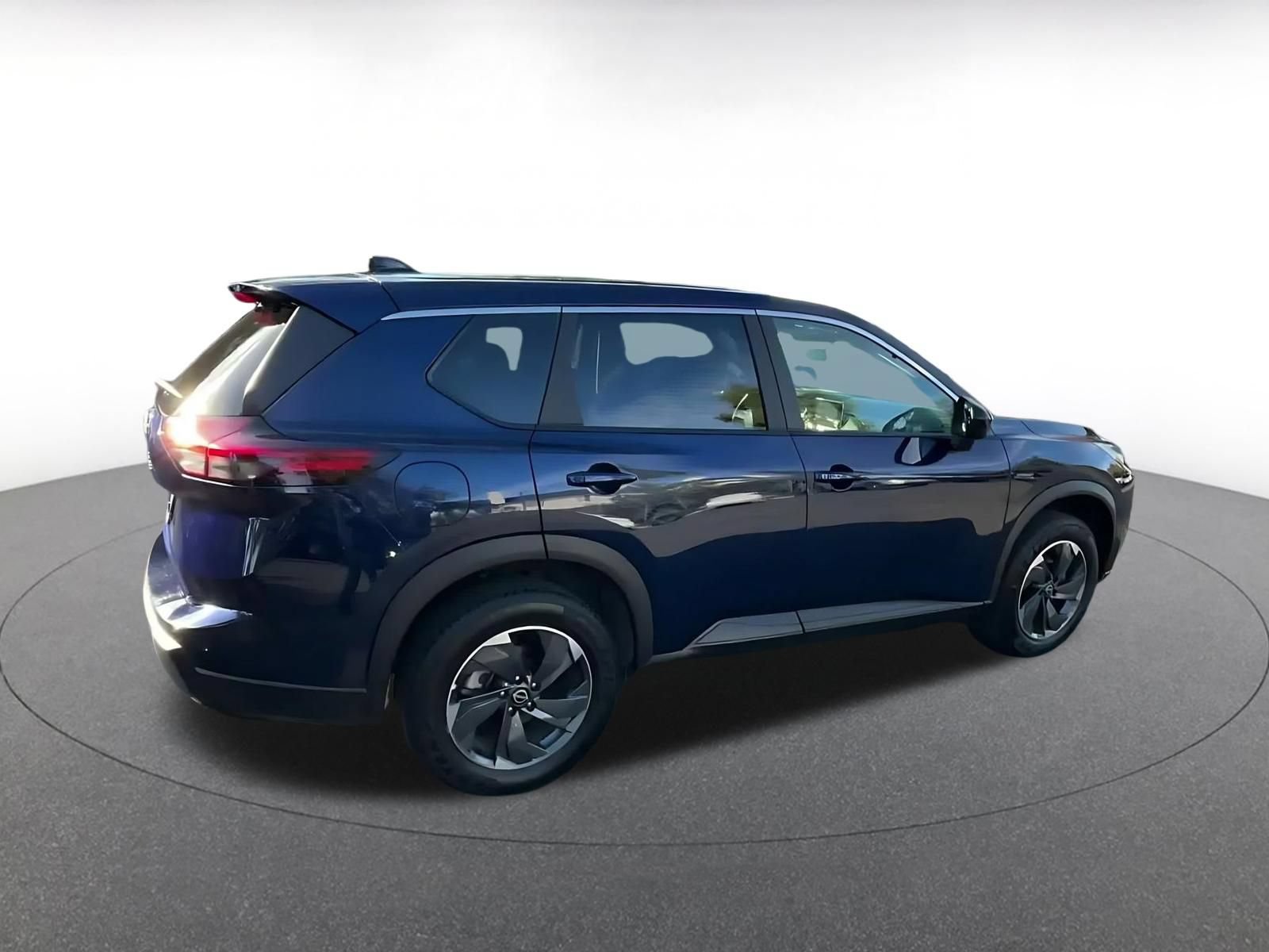 Used 2025 Nissan Rogue SV FWD image 13