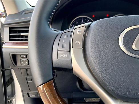 Used 2013 Lexus ES 350 w/ Luxury Pkg FWD image 23