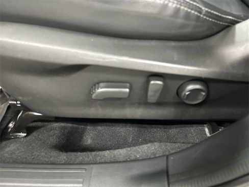 Used 2021 Subaru Forester Touring image 10