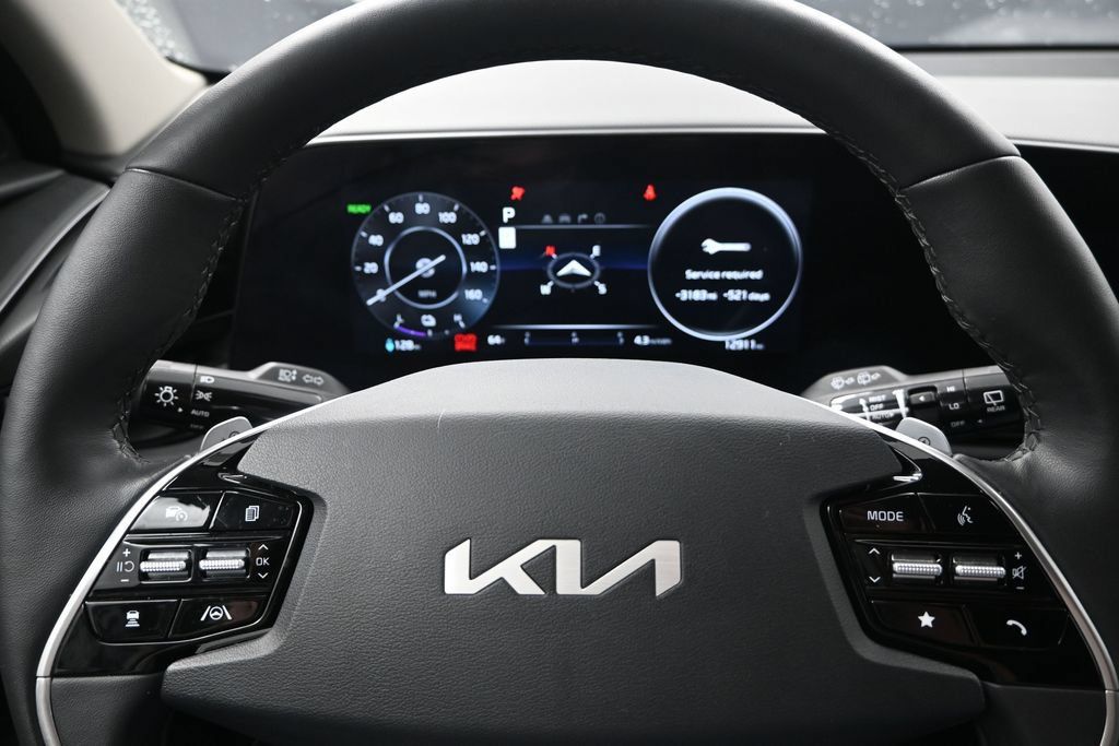 Certified 2024 Kia Niro Wind w/ Wind Preserve Package FWD image 14