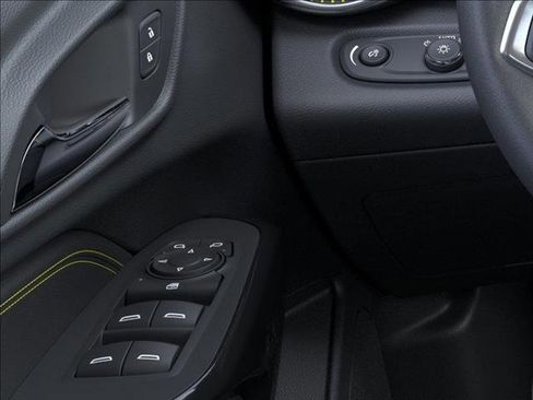 New 2025 Chevrolet Trax LT w/ Driver Confidence Package image 22