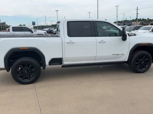Used 2024 GMC Sierra 2500 AT4 w/ AT4 Premium Plus Package AWD/4WD image 8