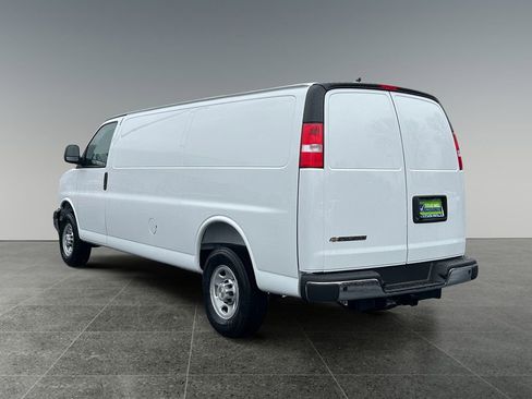 New 2026 Chevrolet Express 3500 Extended w/ Driver Convenience Package RWD image 5