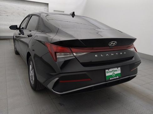 Used 2025 Hyundai Elantra SE w/ Cargo Package FWD image 5
