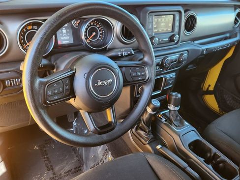 Used 2018 Jeep Wrangler Sport AWD/4WD image 16
