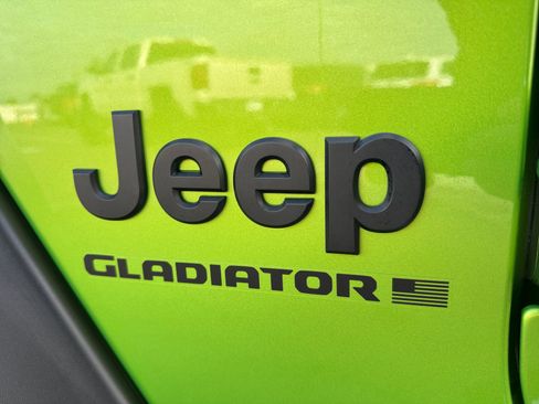 Certified 2025 Jeep Gladiator Sport image 16