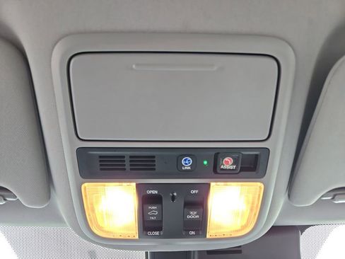 Used 2020 Honda Pilot Touring image 22