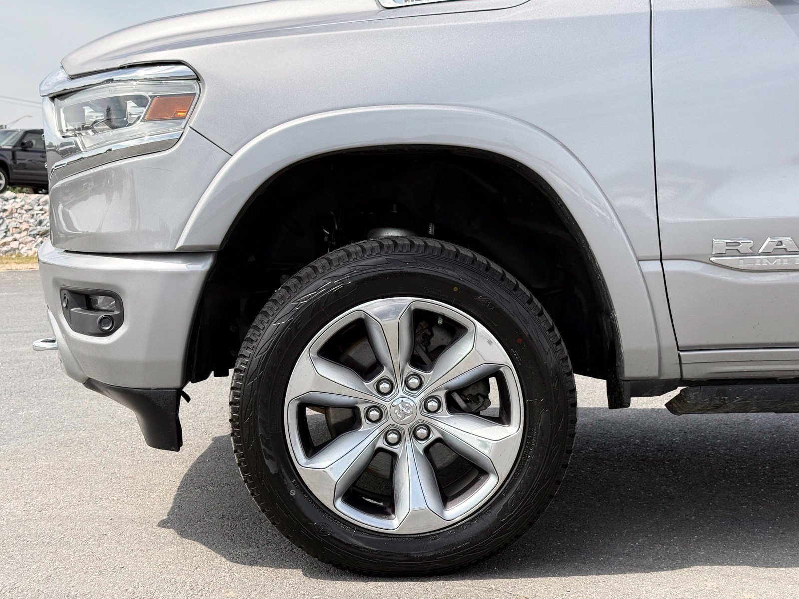 Used 2021 RAM 1500 Limited w/ Body Color Bumper Group AWD/4WD image 19