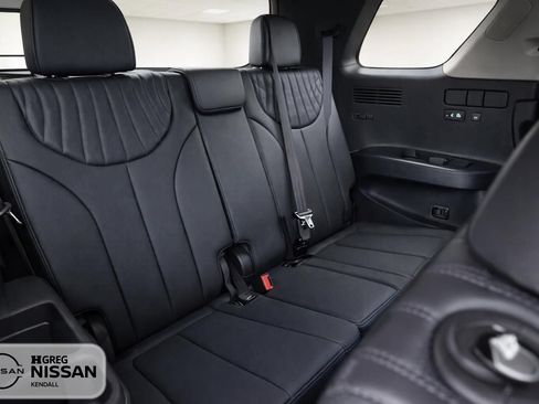 Used 2024 Hyundai Palisade Limited FWD image 14