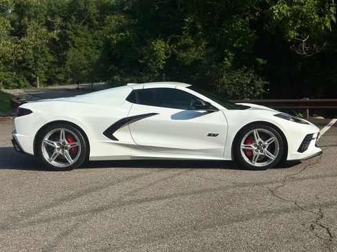 Used 2023 Chevrolet Corvette Stingray Preferred Conv w/ Battery Protection Package RWD image 9