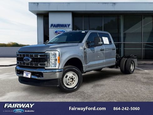 Used 2023 Ford F350 XLT image 1