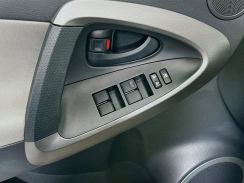 Used 2012 Toyota RAV4 4WD V6 w/ Tow Prep Pkg image 15