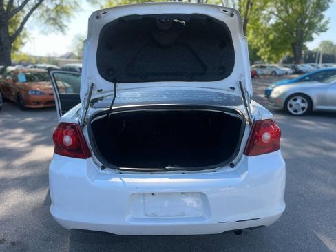 Used 2012 Dodge Avenger SXT image 23