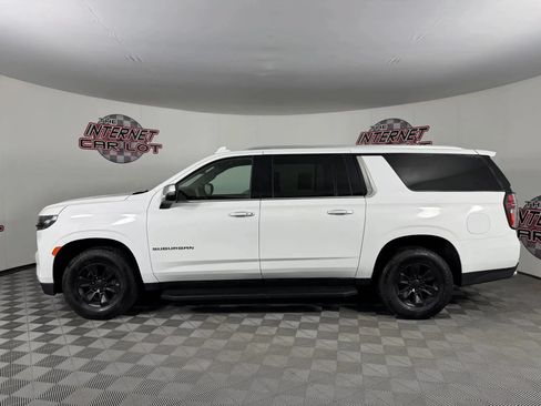 Used 2023 Chevrolet Suburban Premier AWD/4WD image 4