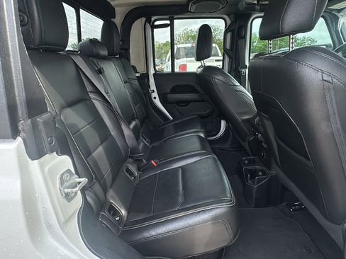 Certified 2020 Jeep Gladiator Overland image 24