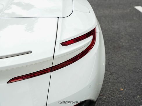 Used 2019 Aston Martin DB11 Volante image 68