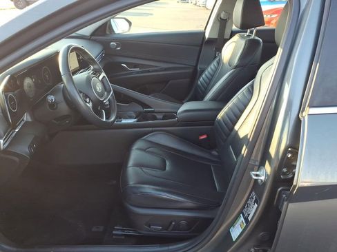 Used 2024 Hyundai Elantra Limited image 11