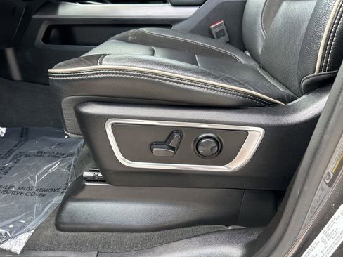 Used 2024 RAM 1500 Laramie image 10