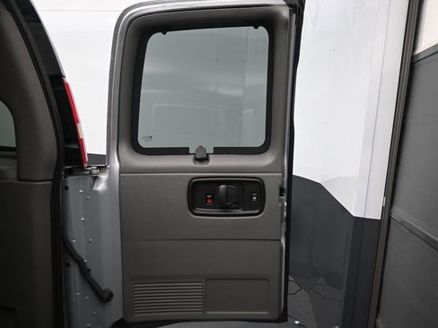 Used 2017 Chevrolet Express 2500 LS image 22