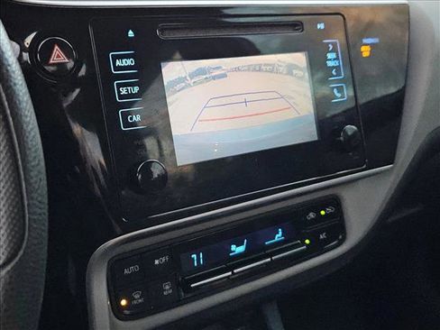 Used 2018 Toyota Corolla LE image 11