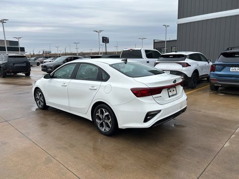 Used 2021 Kia Forte LXS image 2