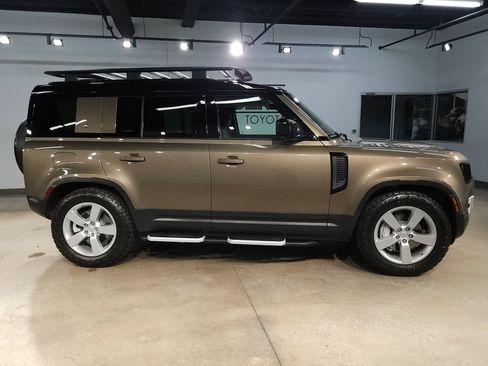 Used 2020 Land Rover Defender 110 HSE AWD/4WD image 8