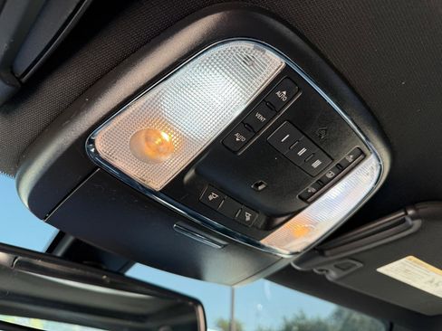 Used 2020 Chrysler 300 S RWD image 19