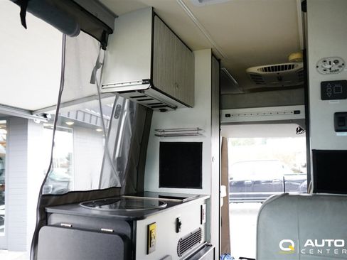 Used 2018 Mercedes-Benz Sprinter 2500 image 53