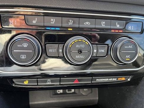 Used 2018 Volkswagen Atlas SEL Premium AWD/4WD image 11