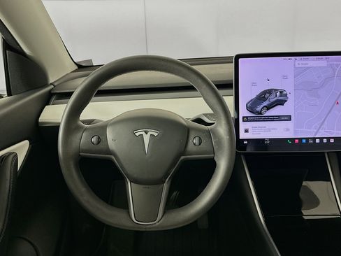 Used 2021 Tesla Model Y Long Range AWD/4WD image 17