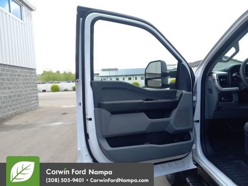 New 2026 Ford F550 4x4 Crew Cab image 10