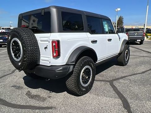 New 2026 Ford Bronco Badlands image 3