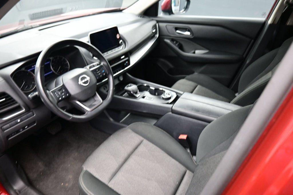 Used 2025 Nissan Rogue SV AWD/4WD image 17