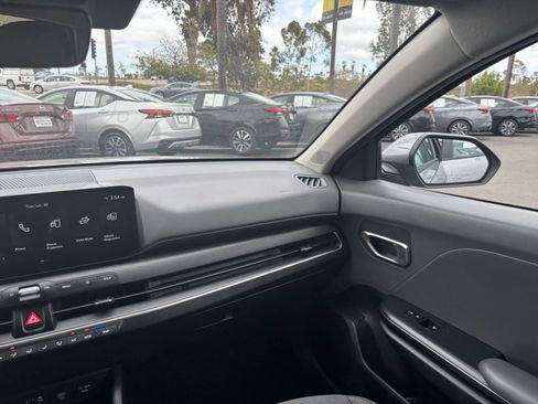 Used 2025 Kia K4 FWD image 34