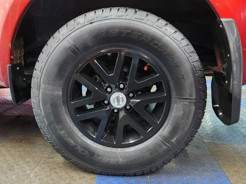 Used 2014 Nissan Frontier SV image 57