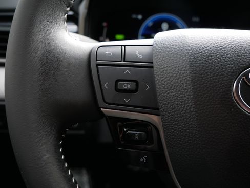 Certified 2025 Toyota Camry SE w/ Convenience Package image 29