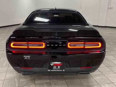 Used 2016 Dodge Challenger R/T Scat Pack w/ Leather Interior Group image 5